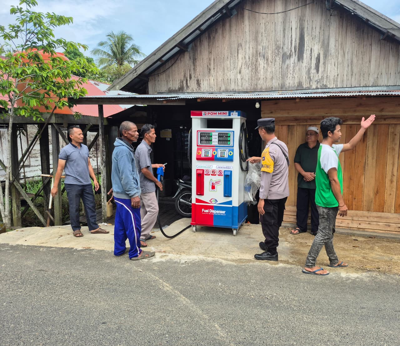 Hadir di Tengah Masyarakat, Polsek Amuntai Selatan Intensifkan Patroli Dialogis di Desa Pulau Tambak