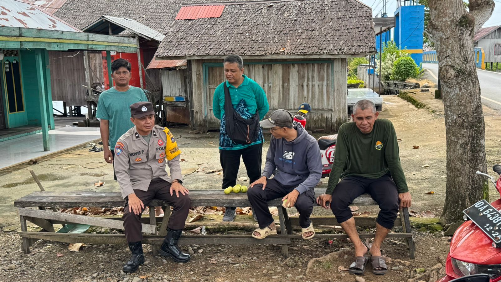 Wujudkan Transformasi Polri Presisi, Polsek Babirik Intensifkan Patroli Dialogis Guna Jaga Kondusifitas Wilayah