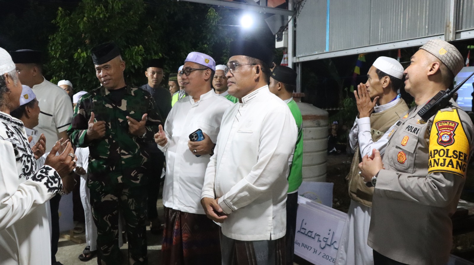 Ribuan Jamaah Hadiri Haul ke-28 Abah Guru Lok Bangkai di Banjang, Sinergi TNI-Polri Pastikan Kegiatan Kondusif