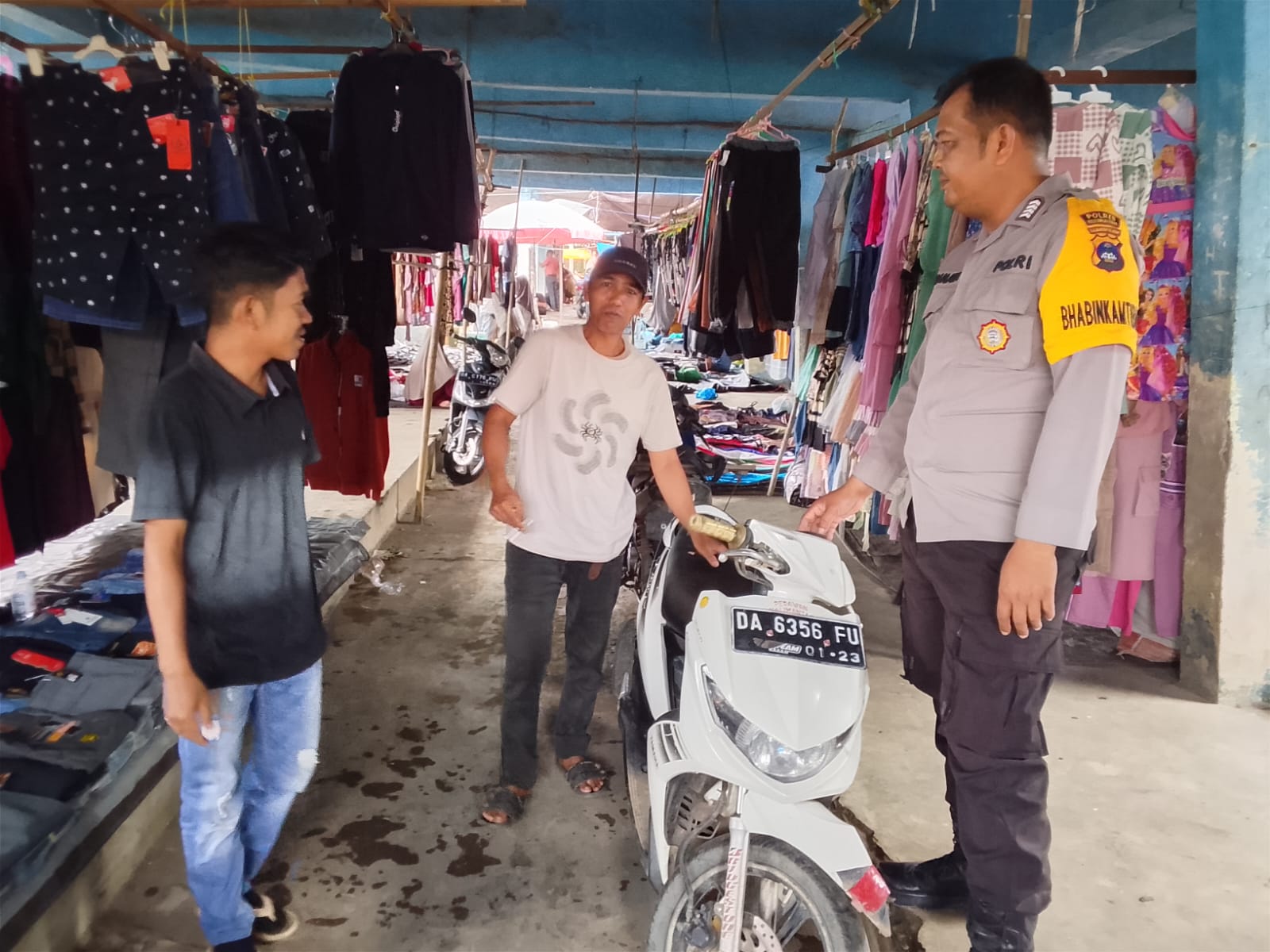 Polsek Amuntai Utara Gelar Patroli Dialogis dan Sambang di Desa Guntung, Perkuat Keamanan dan Kedekatan dengan Masyarakat