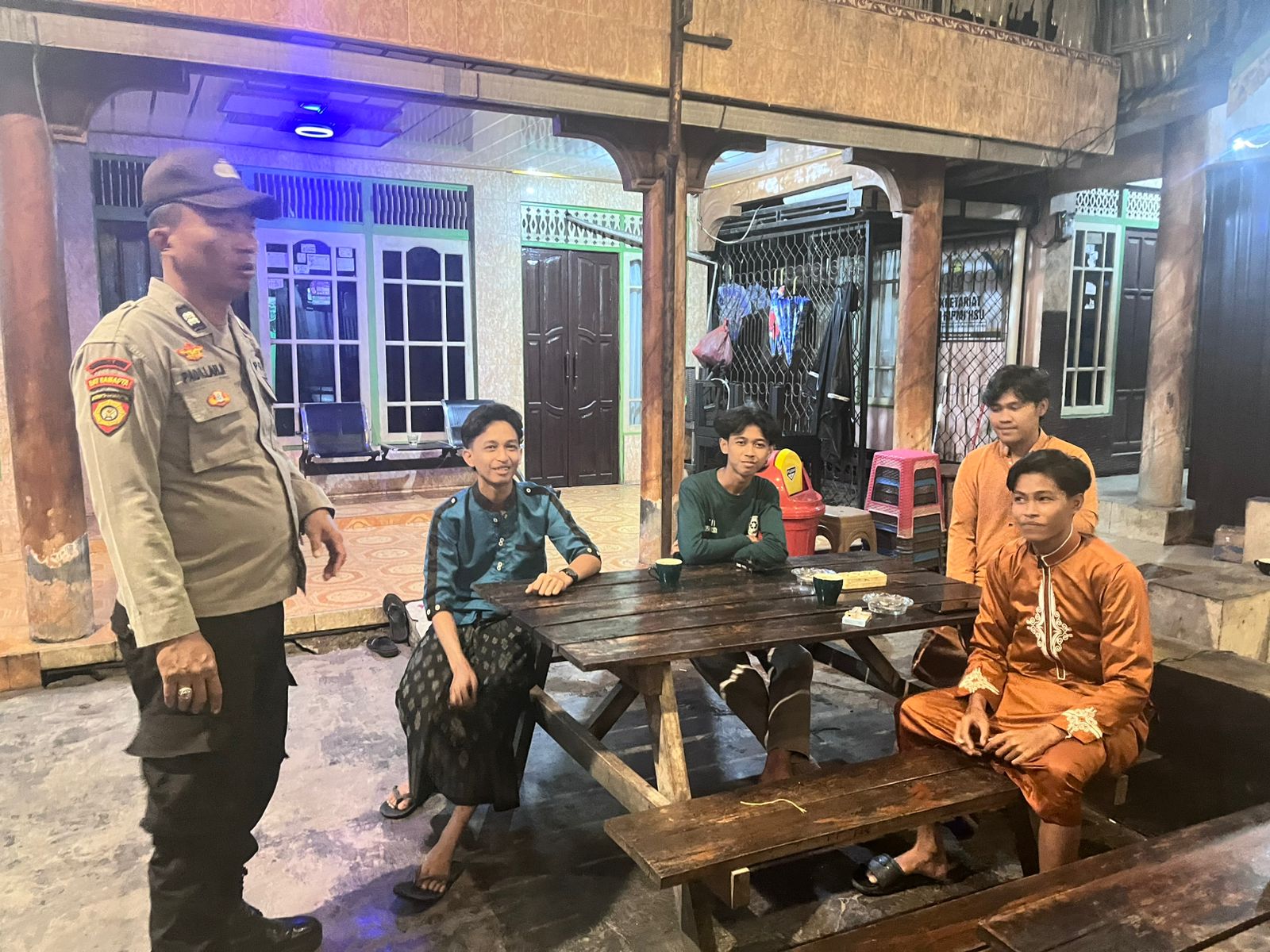 Polsek Amuntai Tengah Gelar Patroli Dialogis dan Silaturahmi Ciptakan Keamanan serta Ketertiban Masyarakat di Wilayah Hukum HSU