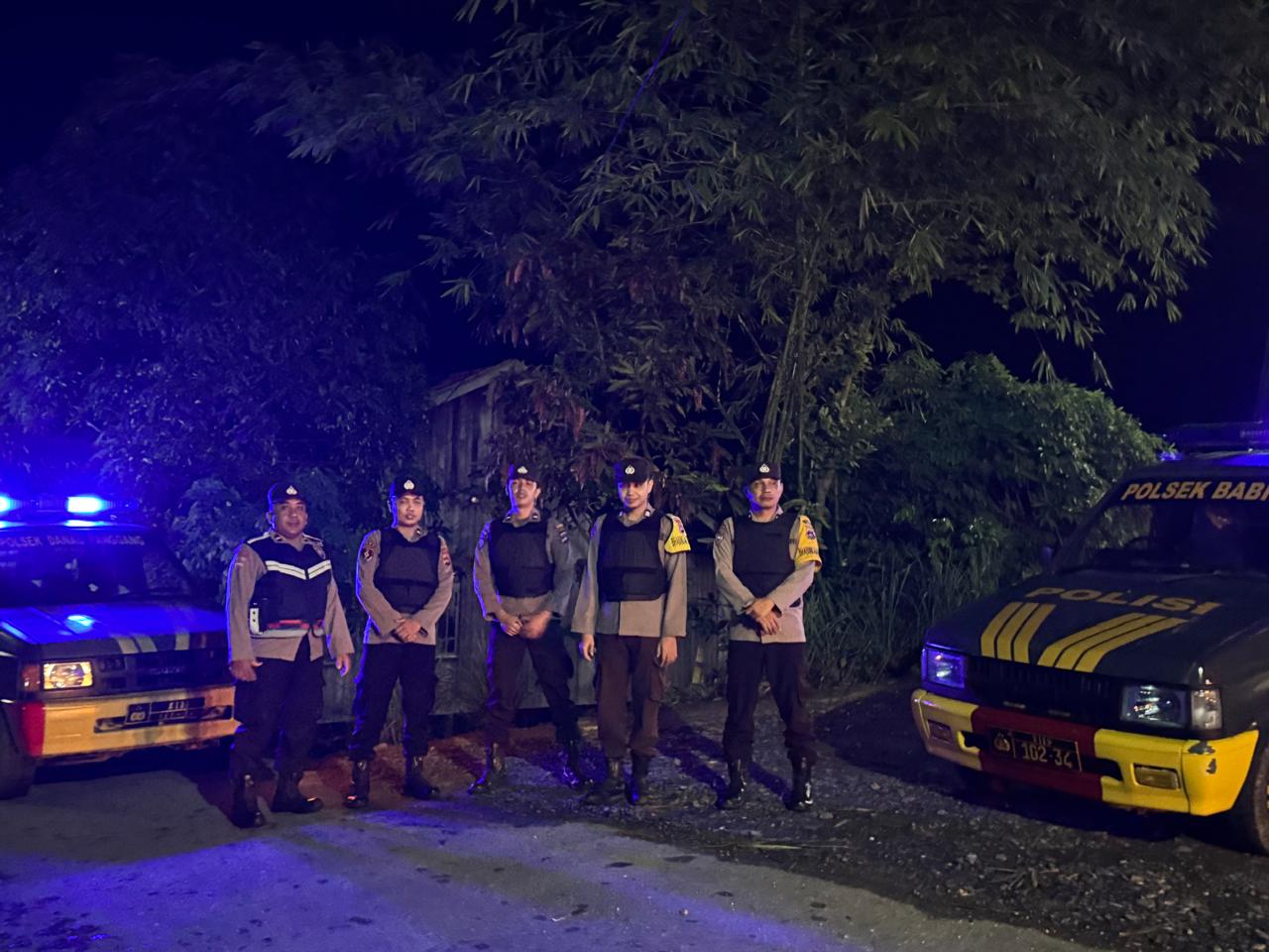 Polsek Babirik dan Polsek Danau Panggang Gelar Patroli Singgung dan Patroli Dialogis di Pajukungan Hulu untuk Jaga Kamtibmas Malam Hari