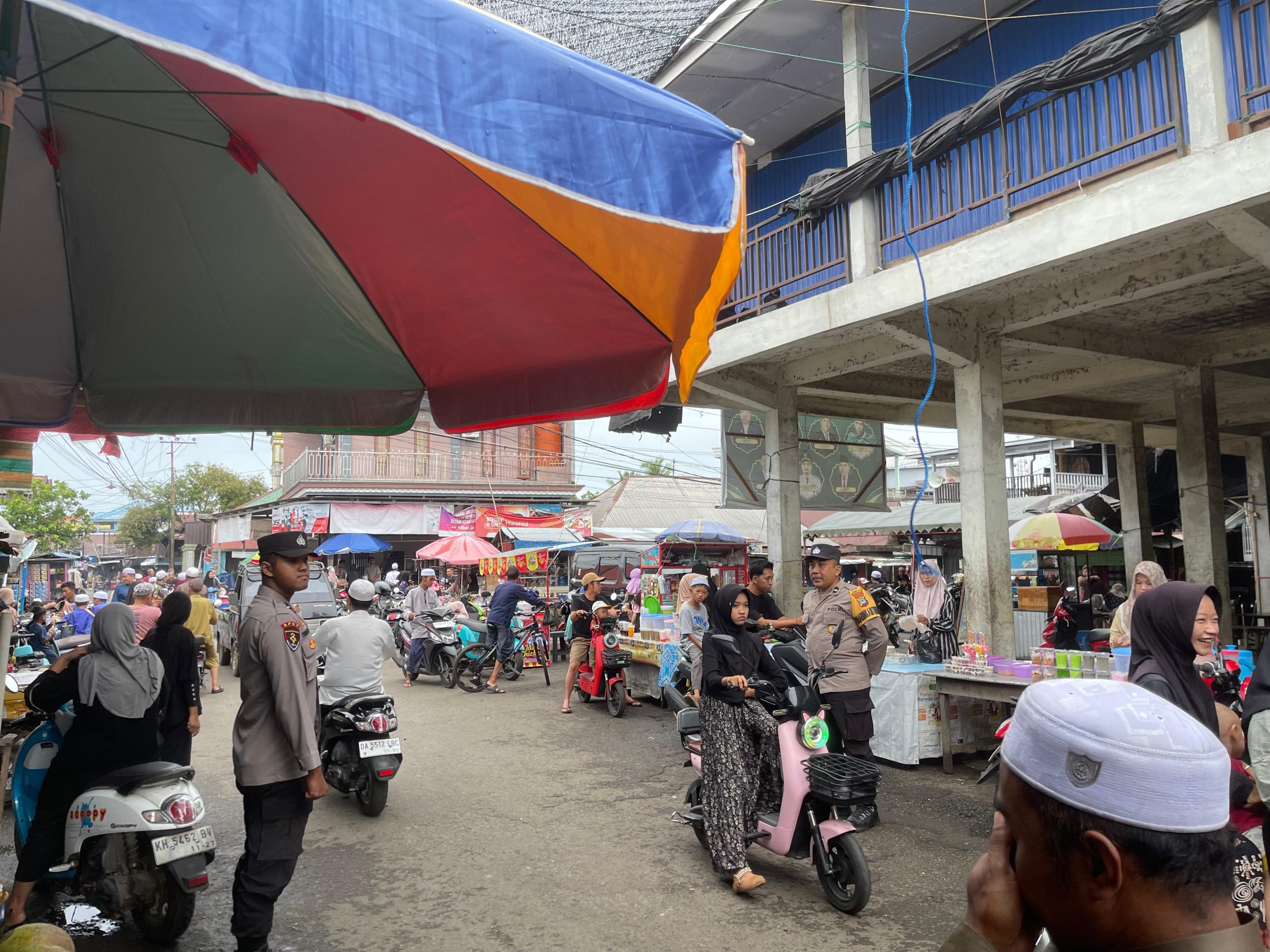 Polsek Danau Panggang Laksanakan Patroli dan Pengamanan Pasar Ramadan, Situasi Berjalan Lancar dan Kondusif