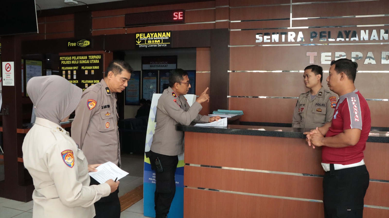Polres Hulu Sungai Utara Laksanakan Pengecekan Ruangan Pelayanan Publik untuk Tingkatkan Kualitas Layanan kepada Masyarakat