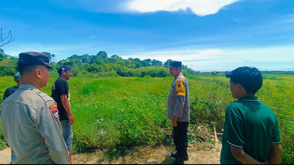 Polsek Amuntai Tengah Monitor Kondisi Lahan Jagung di Desa Sei Karias