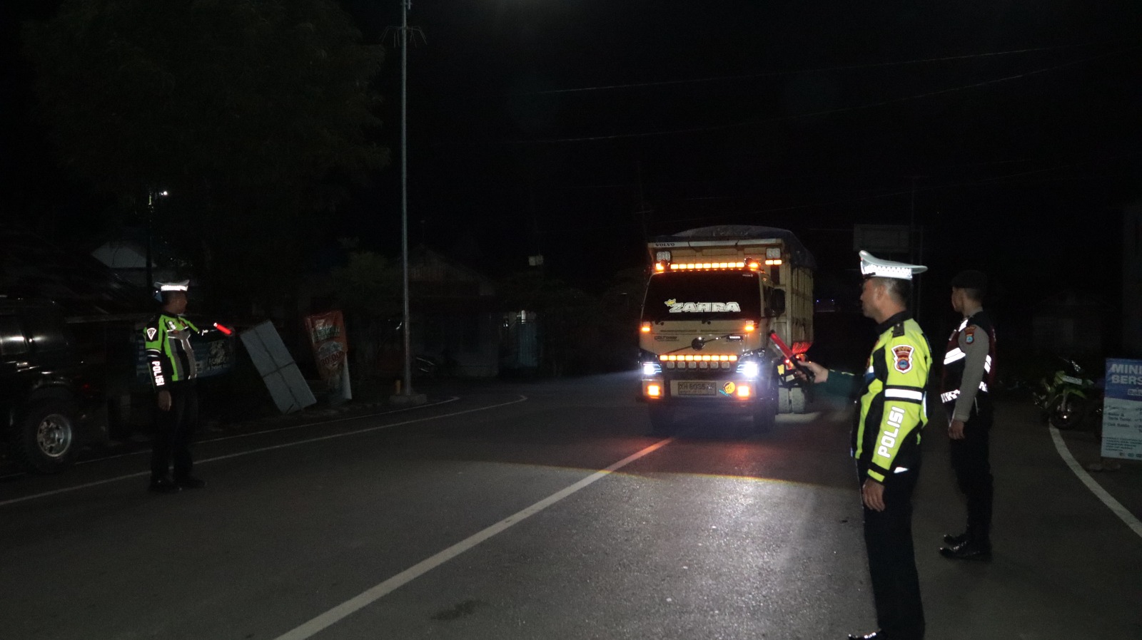 Satlantas Polres Hulu Sungai Utara Intensifkan Patroli Malam untuk Cegah Balapan Liar dan Wujudkan Kamseltibcarlantas Aman di Amuntai