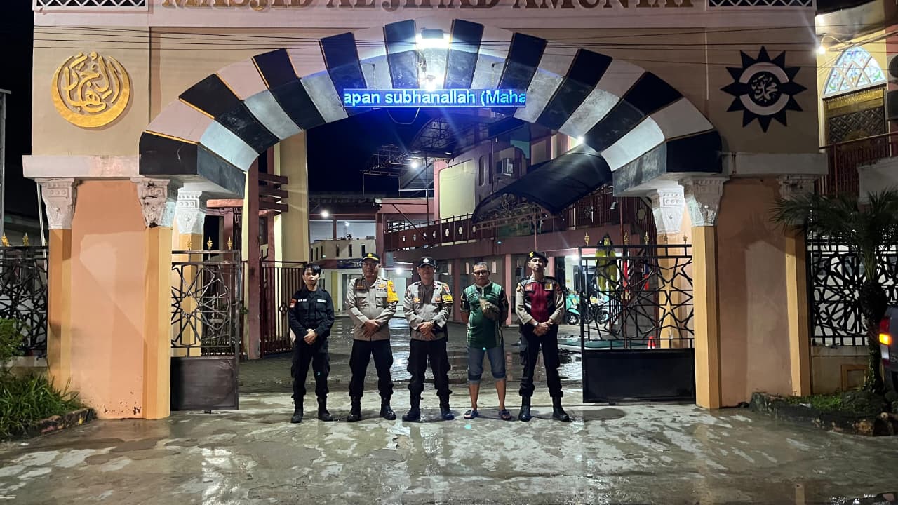 Polres HSU Amankan dan Atur Kegiatan Salat Tarawih Ramadhan 1447 H di Masjid Al Jihad Amuntai
