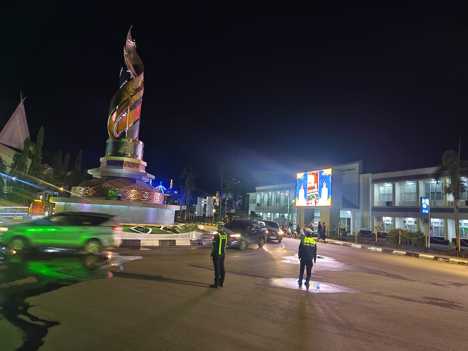 Satlantas Polres HSU Gelar Patroli Malam dan Pengaturan Lalu Lintas di Titik Rawan Kecelakaan