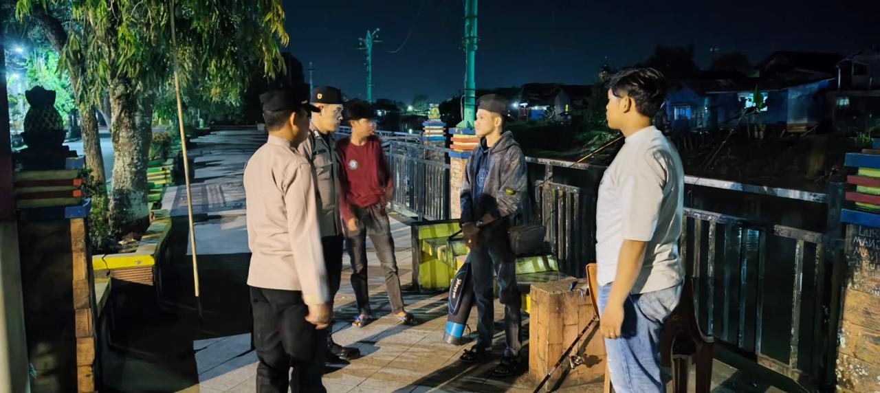 Personel Polres HSU Laksanakan Patroli dan Pengamanan di Pos Pam Taman Junjung Buih untuk Jaga Kondusivitas Wilayah