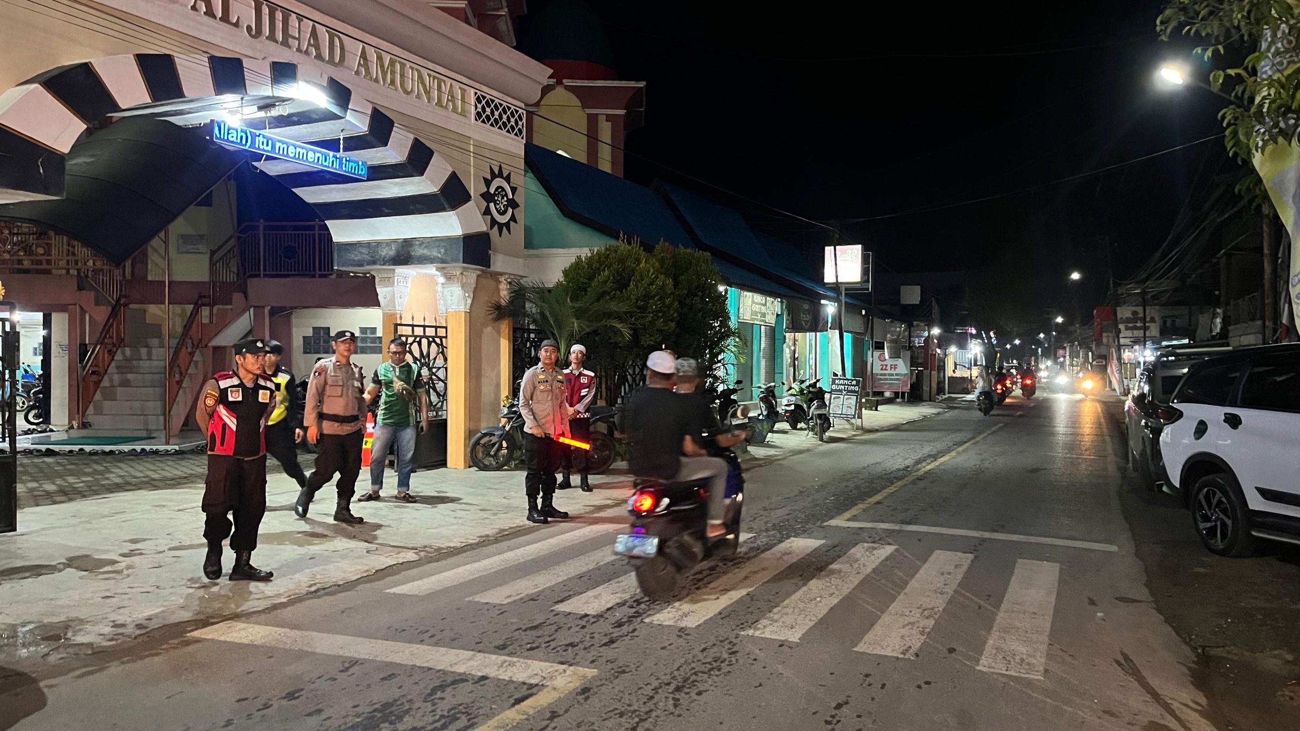 Polres HSU Amankan dan Atur Sholat Tarawih Ramadhan 1447 H di Sejumlah Masjid Besar Amuntai