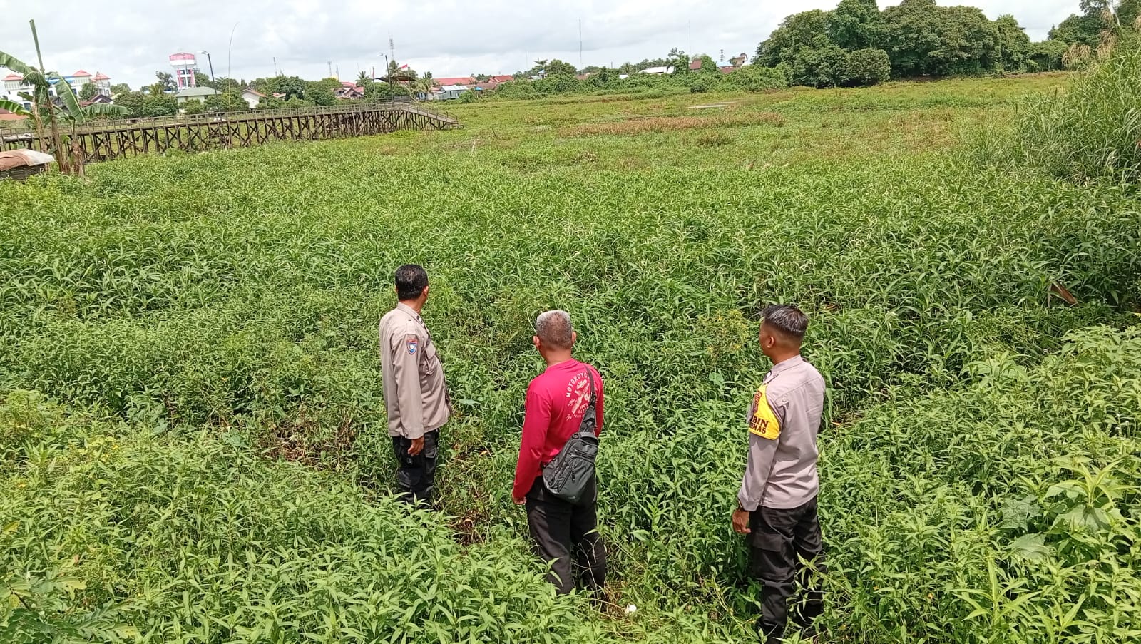 Polsek Amuntai Tengah Monitoring Lahan Jagung, Genangan Air Jadi Tantangan Program Ketahanan Pangan