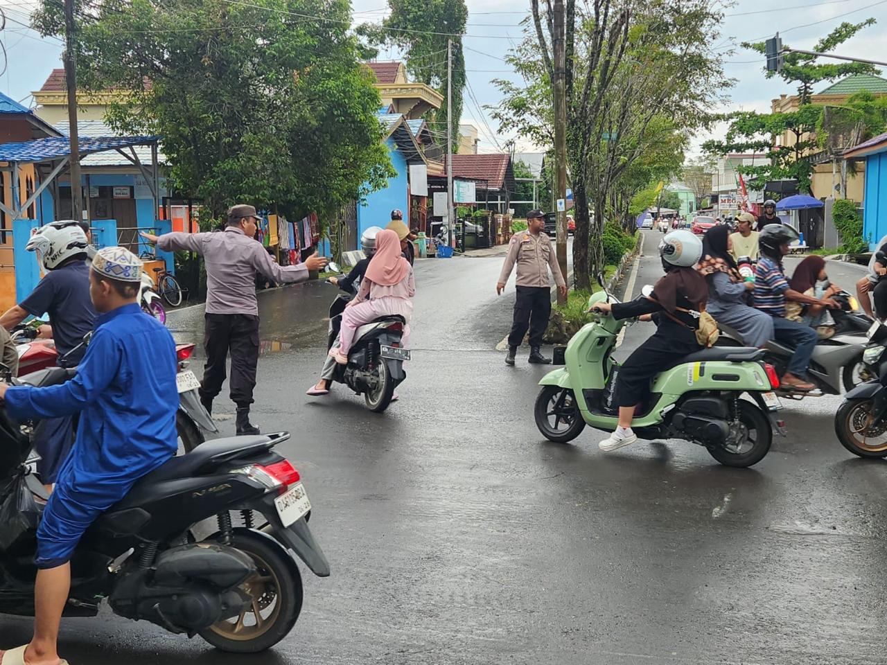 Polsek Amuntai Tengah Laksanakan Patroli dan Pengamanan Pasar Wadai Ramadhan 1447 H, Wujudkan Kondisi Aman dan Nyaman bagi Warga