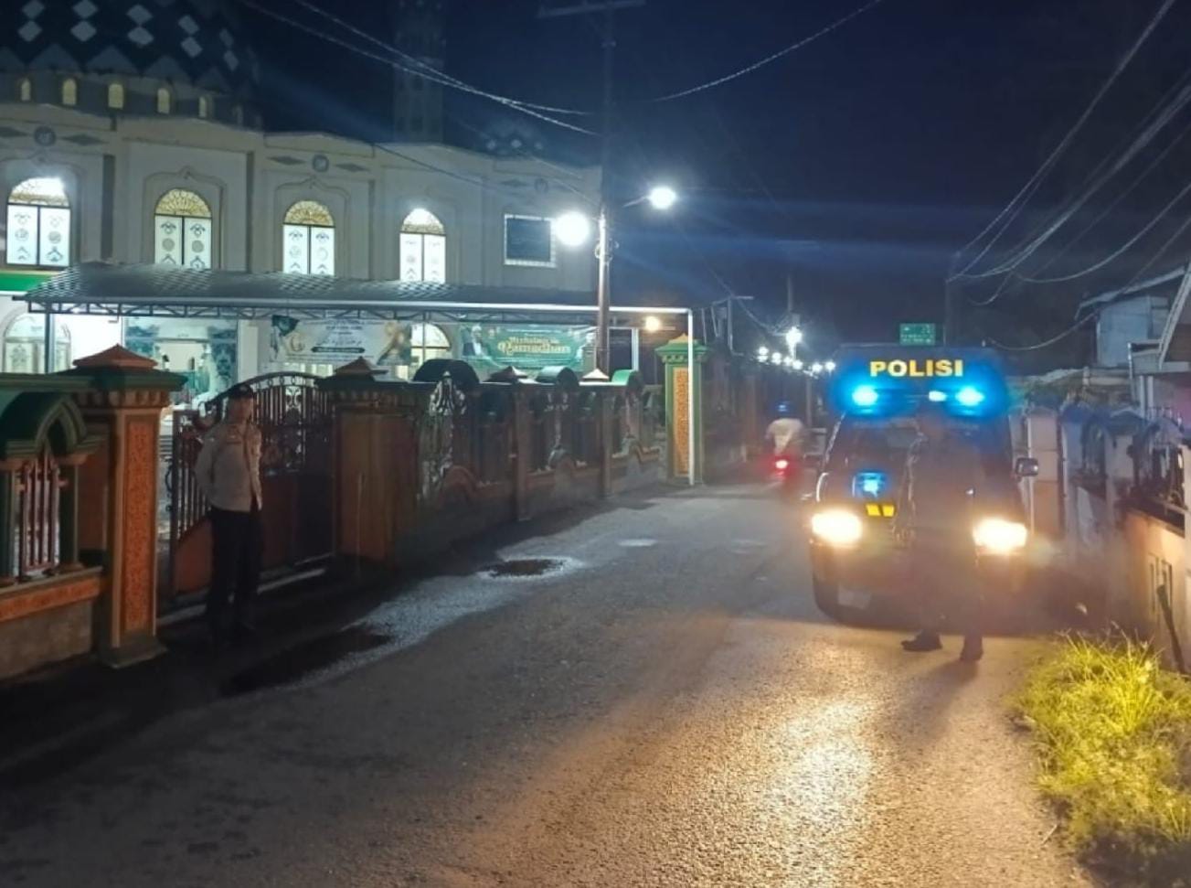 Polsek Sungai Pandan Laksanakan Patroli Sambang dan Pengamanan Shalat Tarawih di Masjid Istiqomah Desa Sungai Sandung