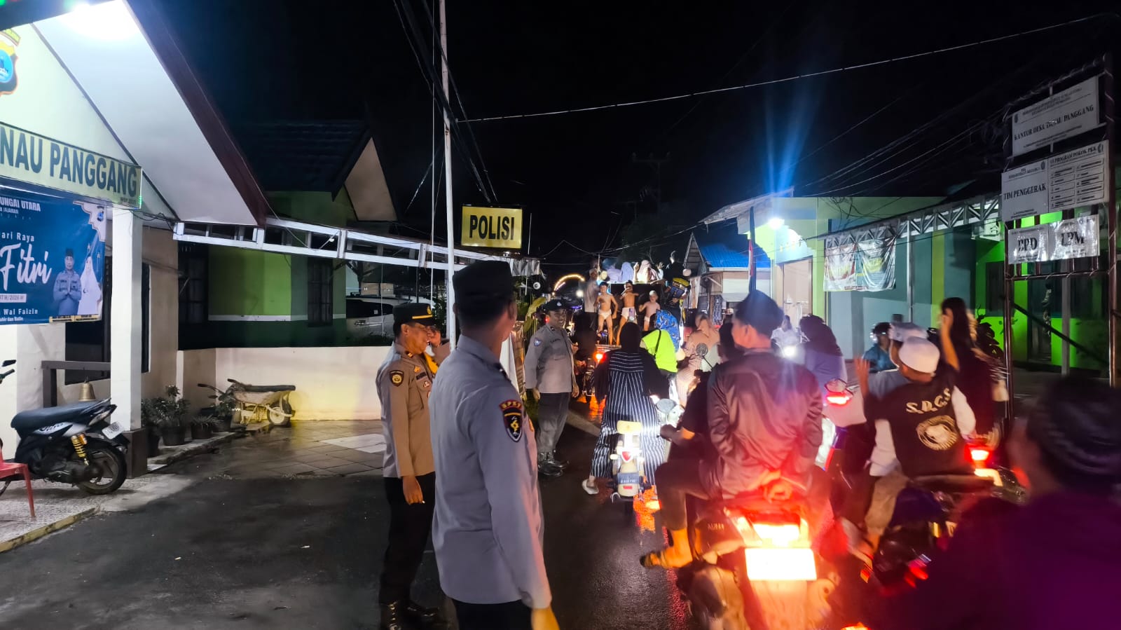 Polsek Danau Panggang Gelar Patroli Malam Takbiran, Wujudkan Rasa Aman di Sekitar Terminal Pasar Danau Panggang