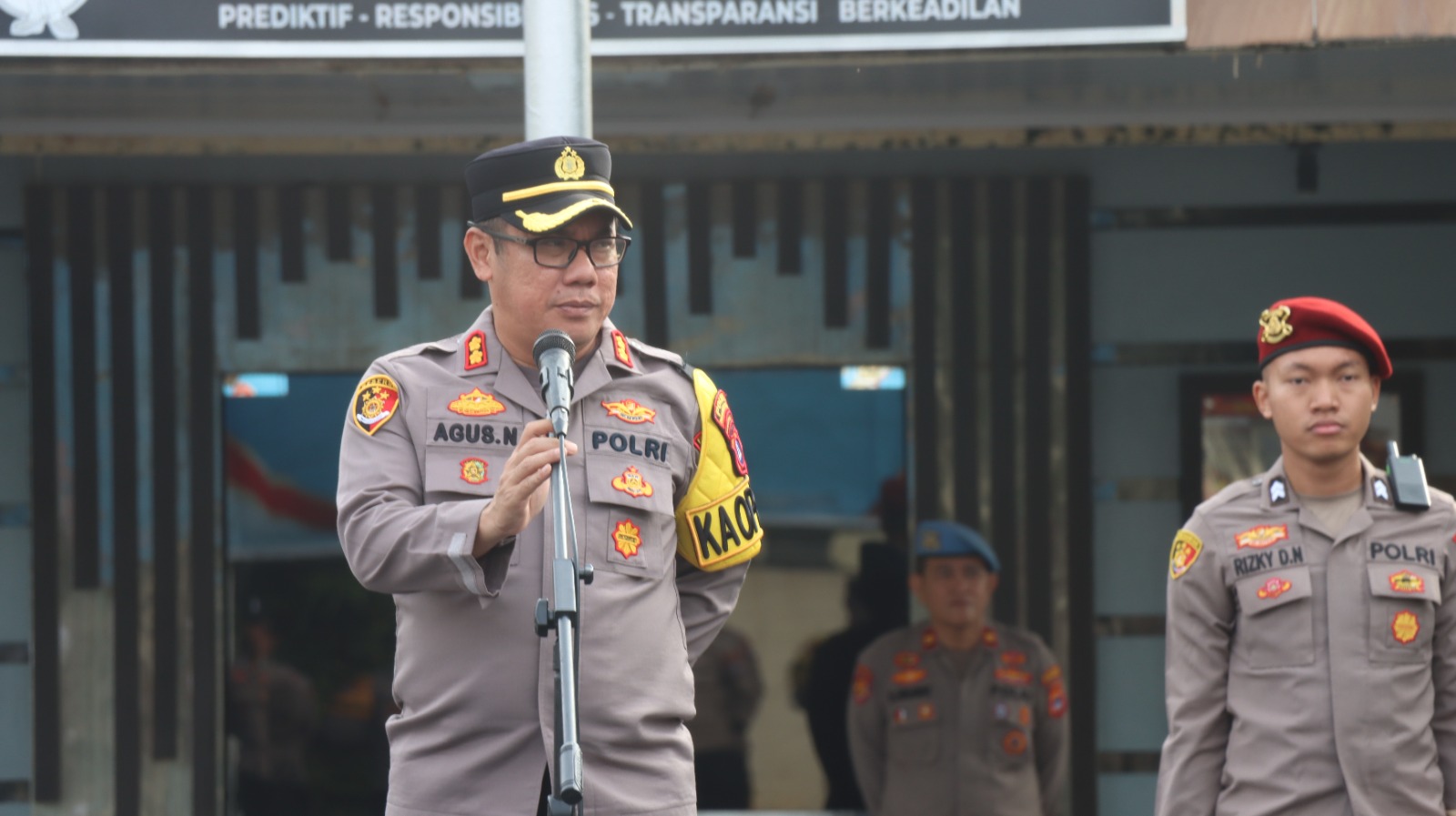 Kapolres HSU Pimpin Apel Pagi, Sampaikan Apresiasi dan Ucapan Idul Fitri kepada Personel Sekaligus Halal Bihalal