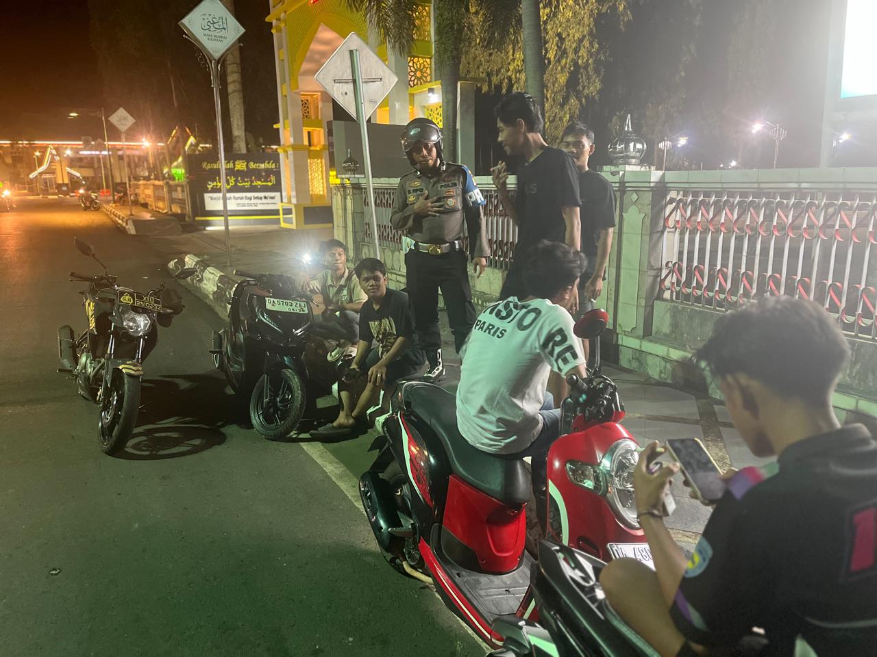 Polsek Amuntai Tengah Gelar Patroli dan Silaturahmi Warga Demi Ciptakan Keamanan Kondusif di Wilayah Hukum Polres HSU