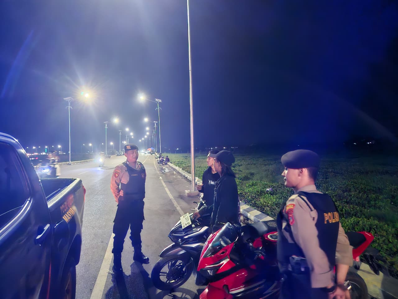 Polsek Amuntai Selatan Gelar Patroli Dialogis di Desa Rukam Hulu Demi Wujudkan Kamtibmas Kondusif di Wilayah Polres HSU