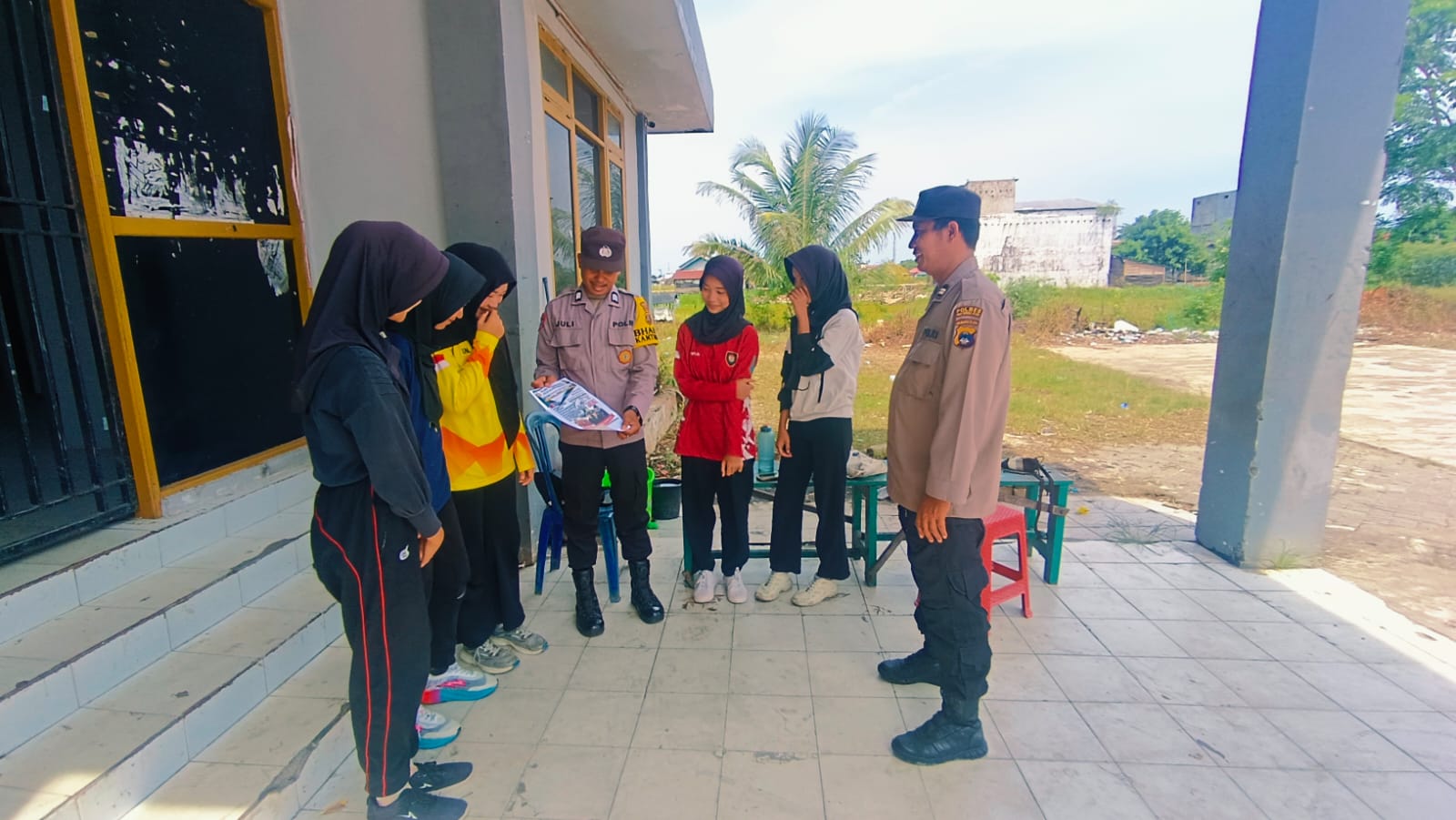 Polsek Amuntai Tengah Laksanakan Patroli Dialogis dan Sosialisasi Penerimaan Anggota Polri T.A. 2026 di Desa Sei Karias