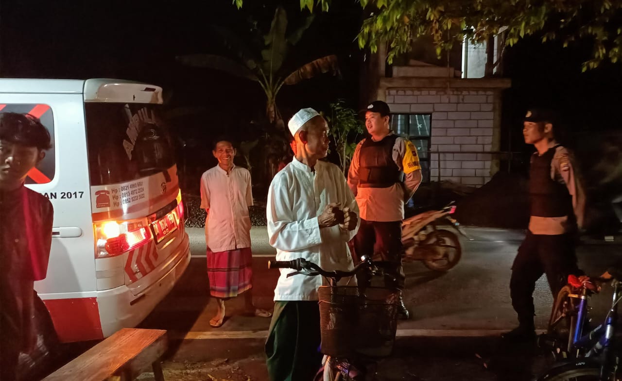 Polsek Banjang Laksanakan Patroli Dialogis dan Beri Himbauan Kamtibmas untuk Ciptakan Rasa Aman di Tengah Masyarakat