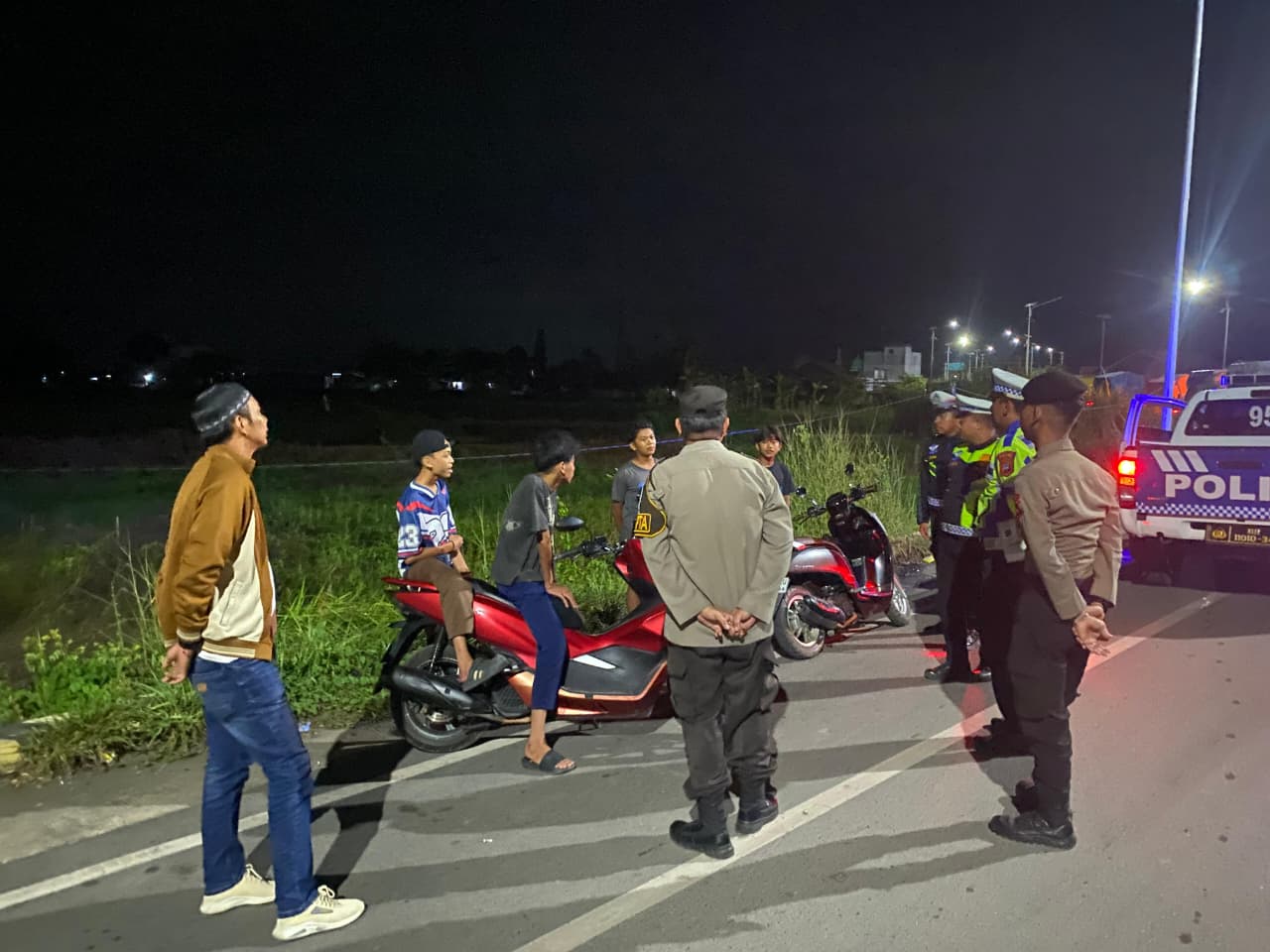 Satlantas Polres HSU Gelar Patroli Malam dan Blue Light Patrol Guna Cegah Pelanggaran serta Gangguan Kamtibmas di Amuntai