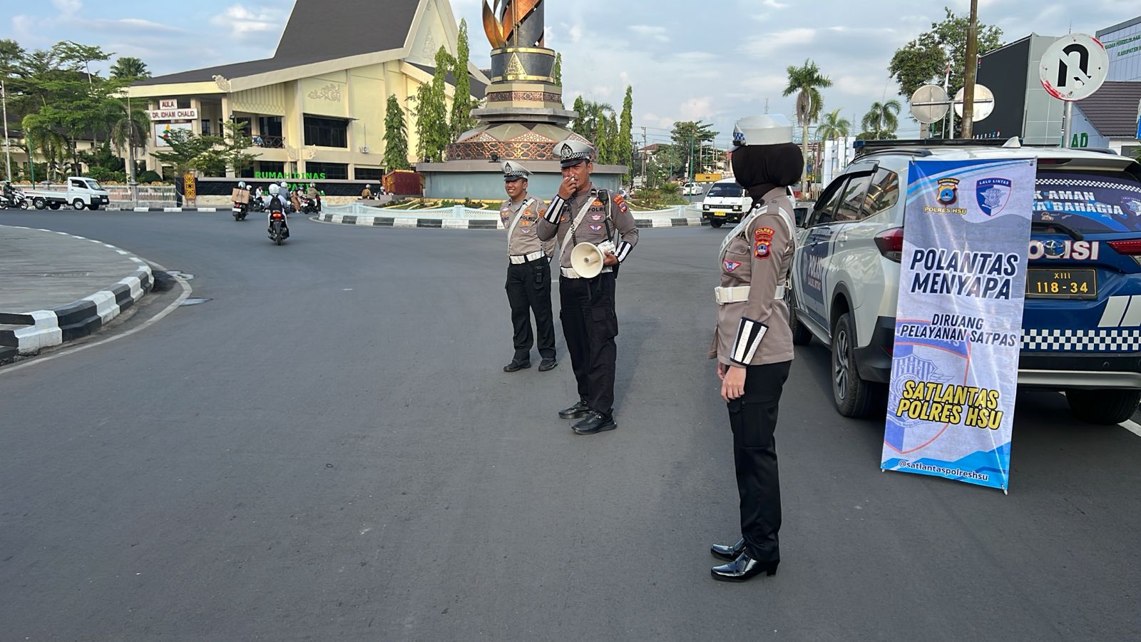 Sat Lantas Polres HSU Gelar Edukasi dan Himbauan Keselamatan Berlalu Lintas di Jalan Raya