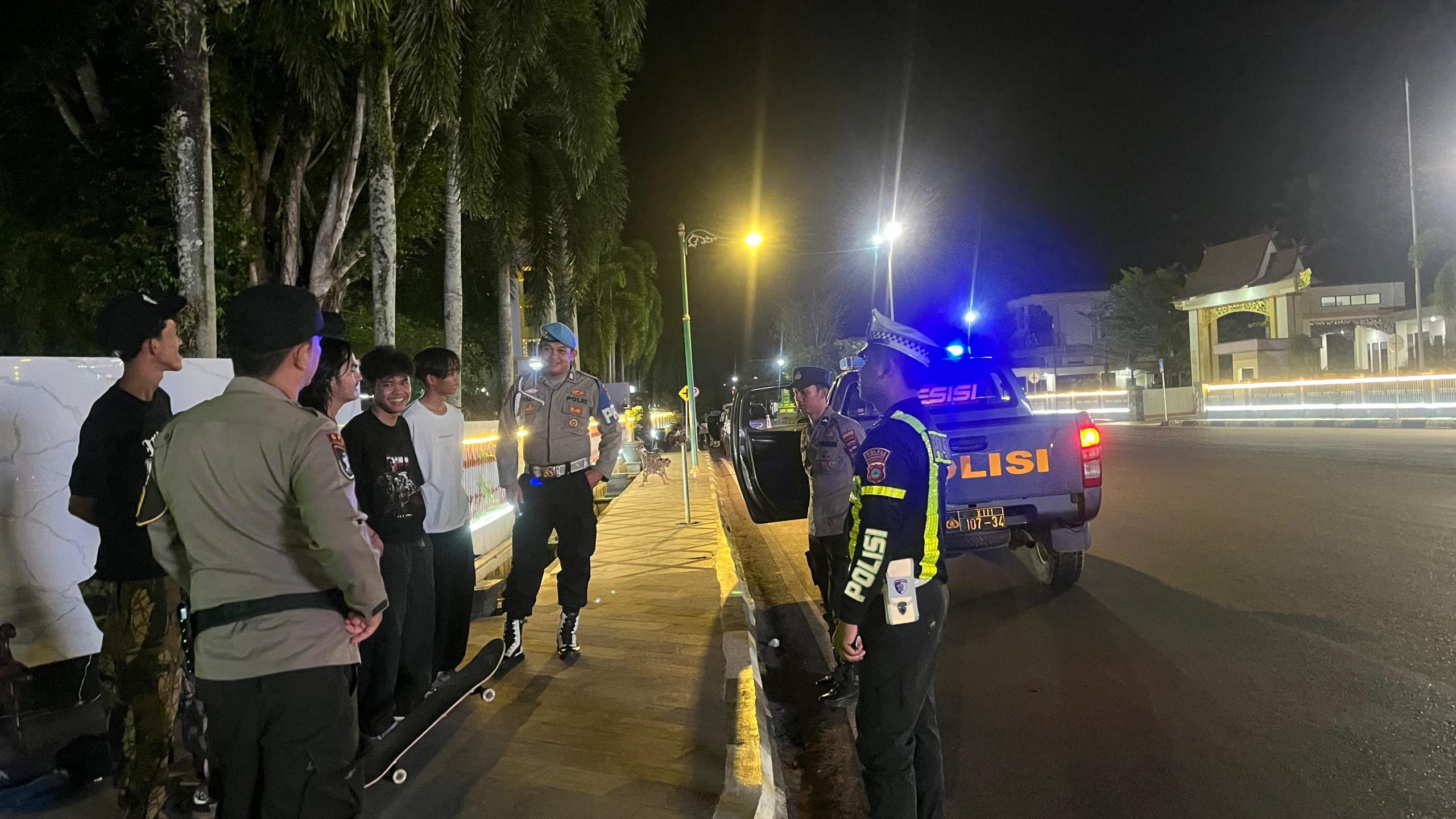 Piket Jaga Fungsi Lantas Polres HSU Lakukan Turjawali di 15 Titik Rawan untuk Wujudkan Kamseltibcarlantas yang Kondusif di Wilayah Amuntai