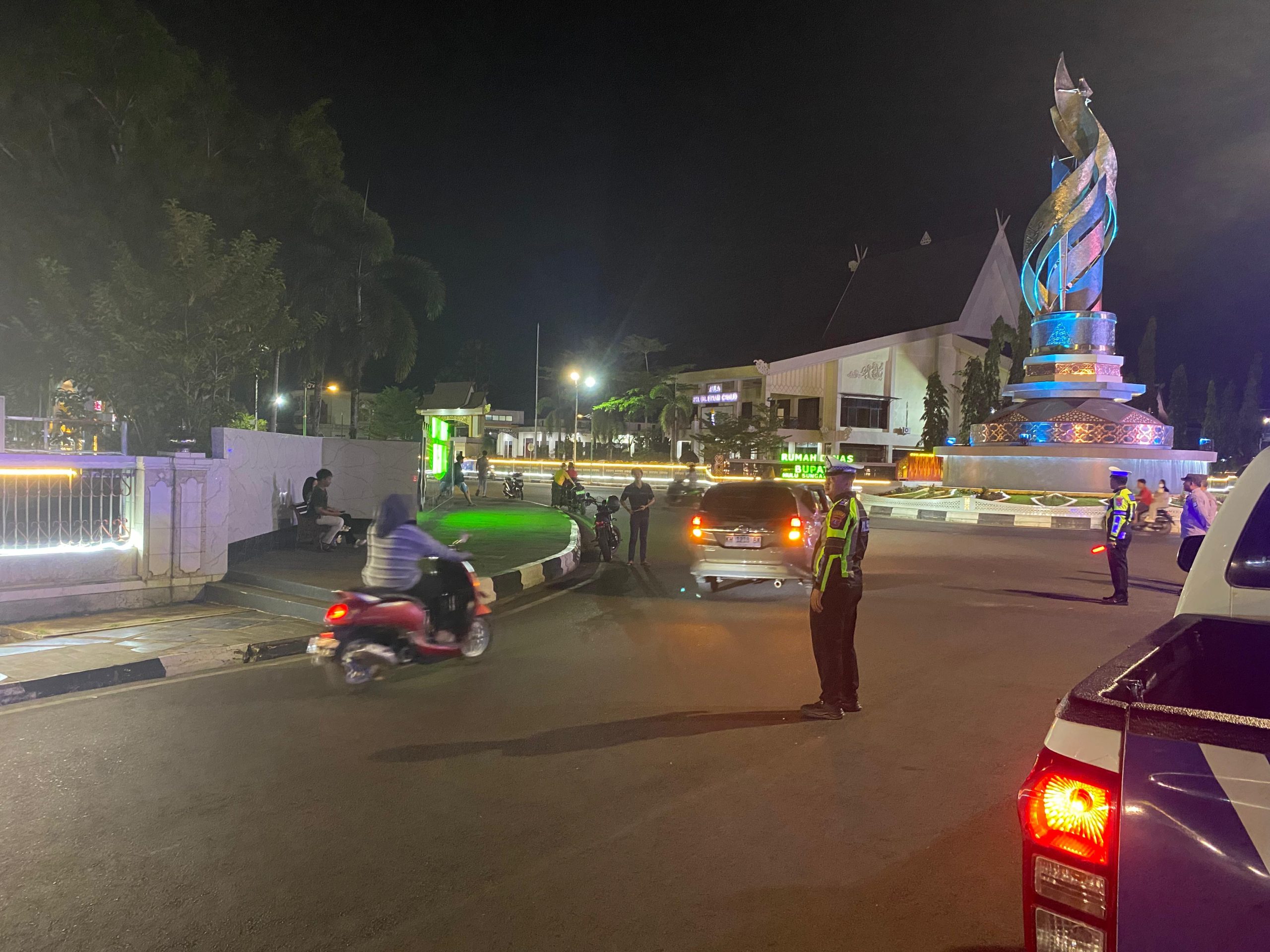 Satlantas Polres HSU Gelar Patroli Malam untuk Antisipasi Pelanggaran dan Balapan Liar di Wilayah Amuntai