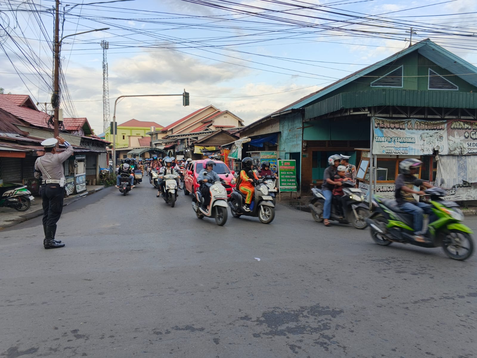 Satlantas Polres HSU Gelar Pengaturan Pagi, Wujudkan Kamseltibcar Lantas yang Kondusif dan Tertib