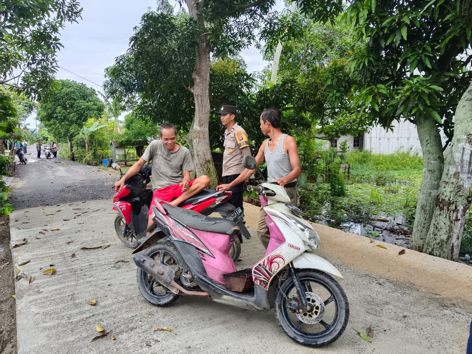 Patroli Dialogis dan Sambang Polsek Sungai Pandan di Desa Murung Asam, Perkuat Sinergi dan Kamtibmas