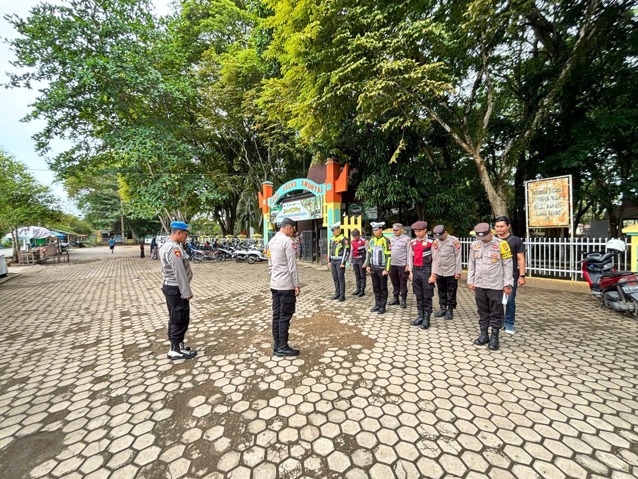 Pengamanan Intensif Obyek Wisata Candi Agung Amuntai, Polres HSU Pastikan Keamanan dan Kenyamanan Pengunjung