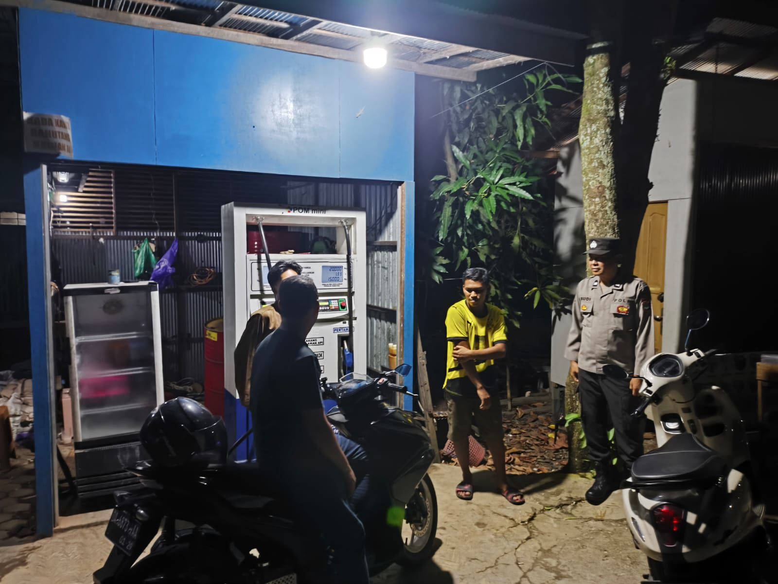 Patroli Dialogis Polsek Amuntai Selatan di Desa Telaga Silaba, Perkuat Kamtibmas dan Kedekatan dengan Warga