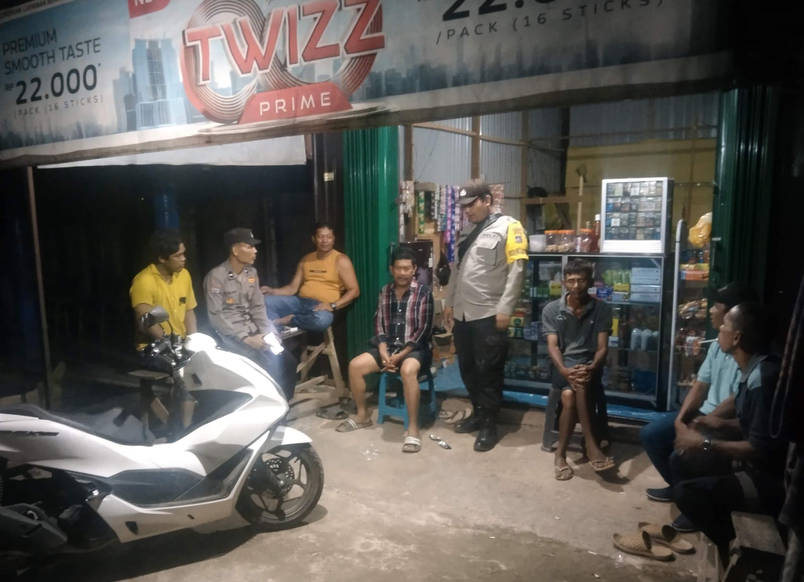 Polsek Banjang Gelar Patroli Dialogis, Perkuat Himbauan Kamtibmas kepada Warga Desa Kalintamui