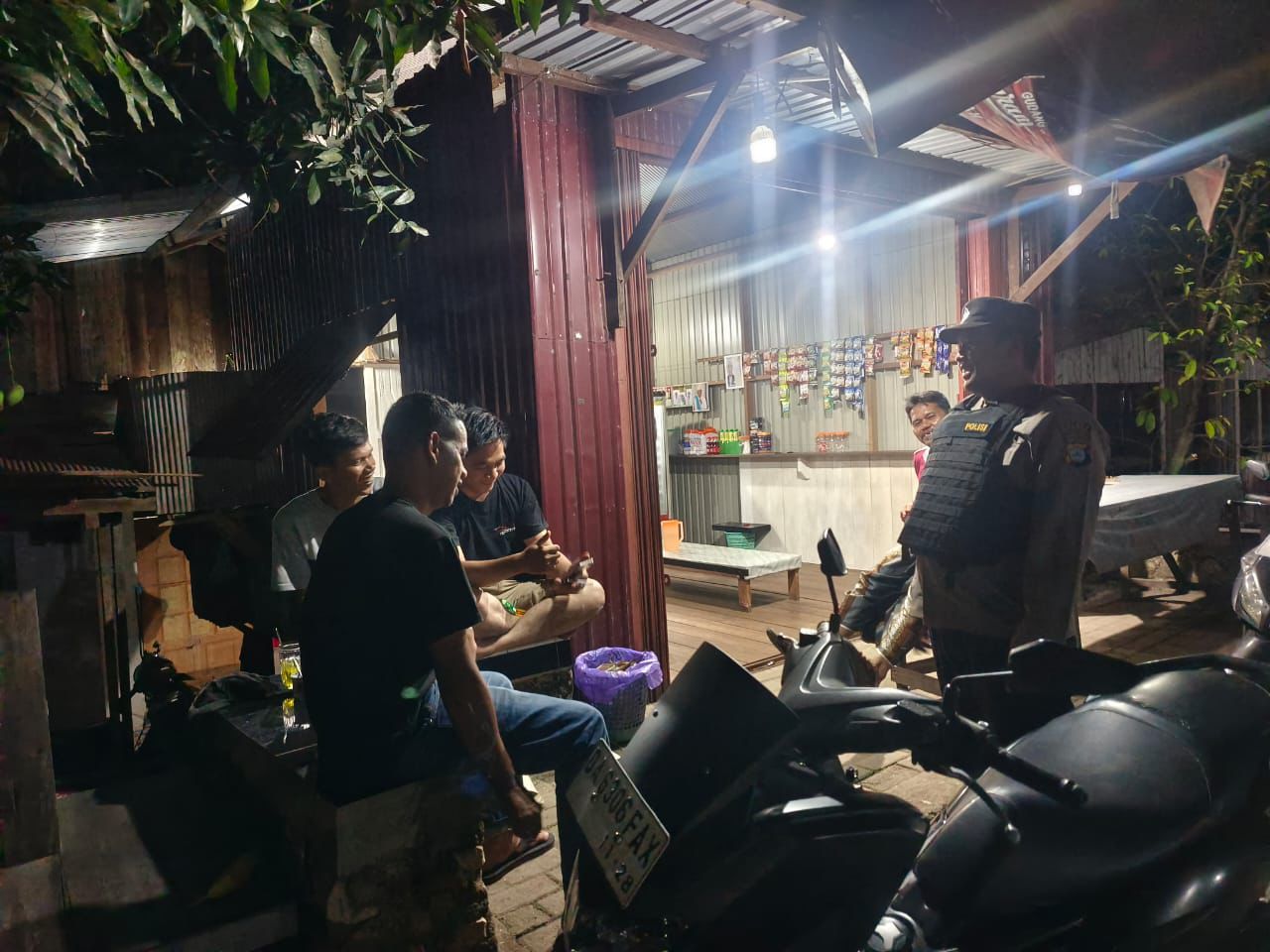 Polsek Amuntai Utara Laksanakan Patroli Dialogis Malam Hari, Perkuat Imbauan Kamtibmas kepada Masyarakat
