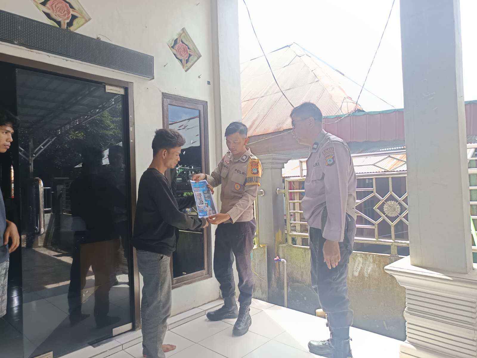 Sosialisasi Pelayanan Pengaduan Online di Kantor Desa Pasar Sabtu: Mempermudah Masyarakat dalam Melaporkan Dugaan Pelanggaran Anggota Polri