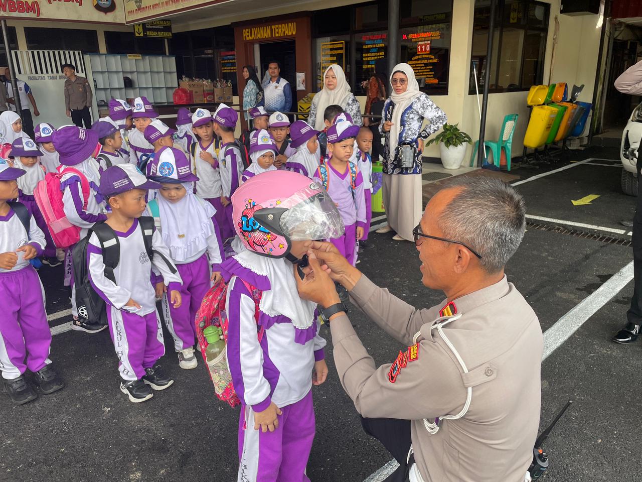 Polres HSU Tanamkan Tertib Berlalu Lintas Sejak Dini Lewat Program Polisi Sahabat Anak