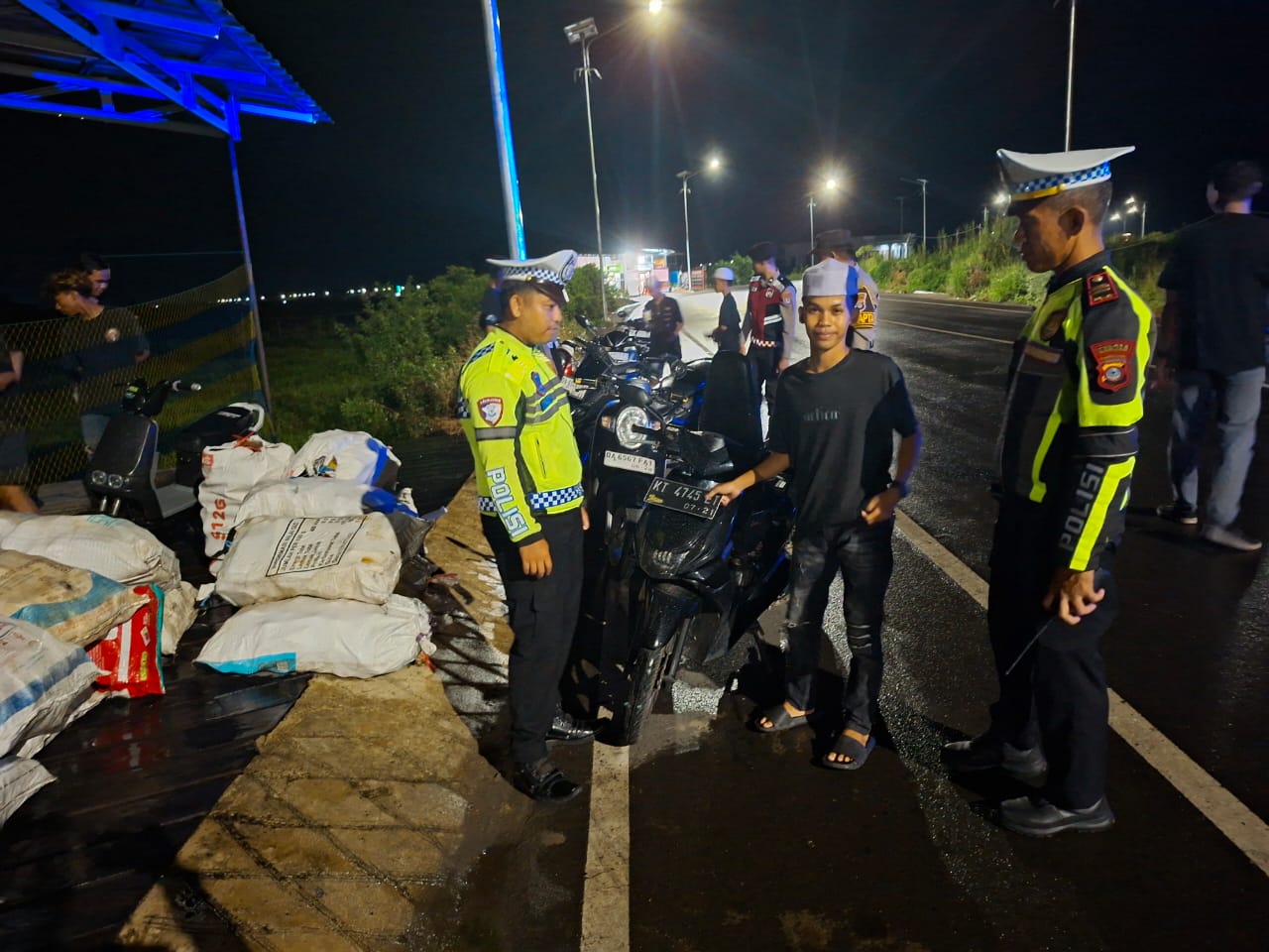 Ciptakan Sitkamtibmas Kondusif, Polres HSU Gelar Patroli Malam di Sejumlah Titik Rawan