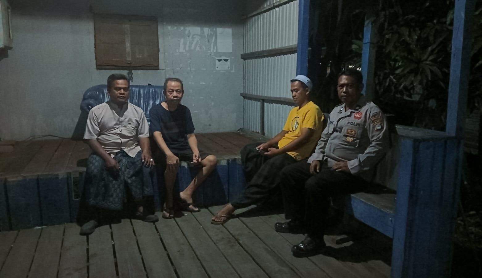 Polsek Babirik Gelar Patroli Dialogis dan Sambang di Desa Murung Panti Hilir untuk Jaga Kamtibmas Tetap Kondusif