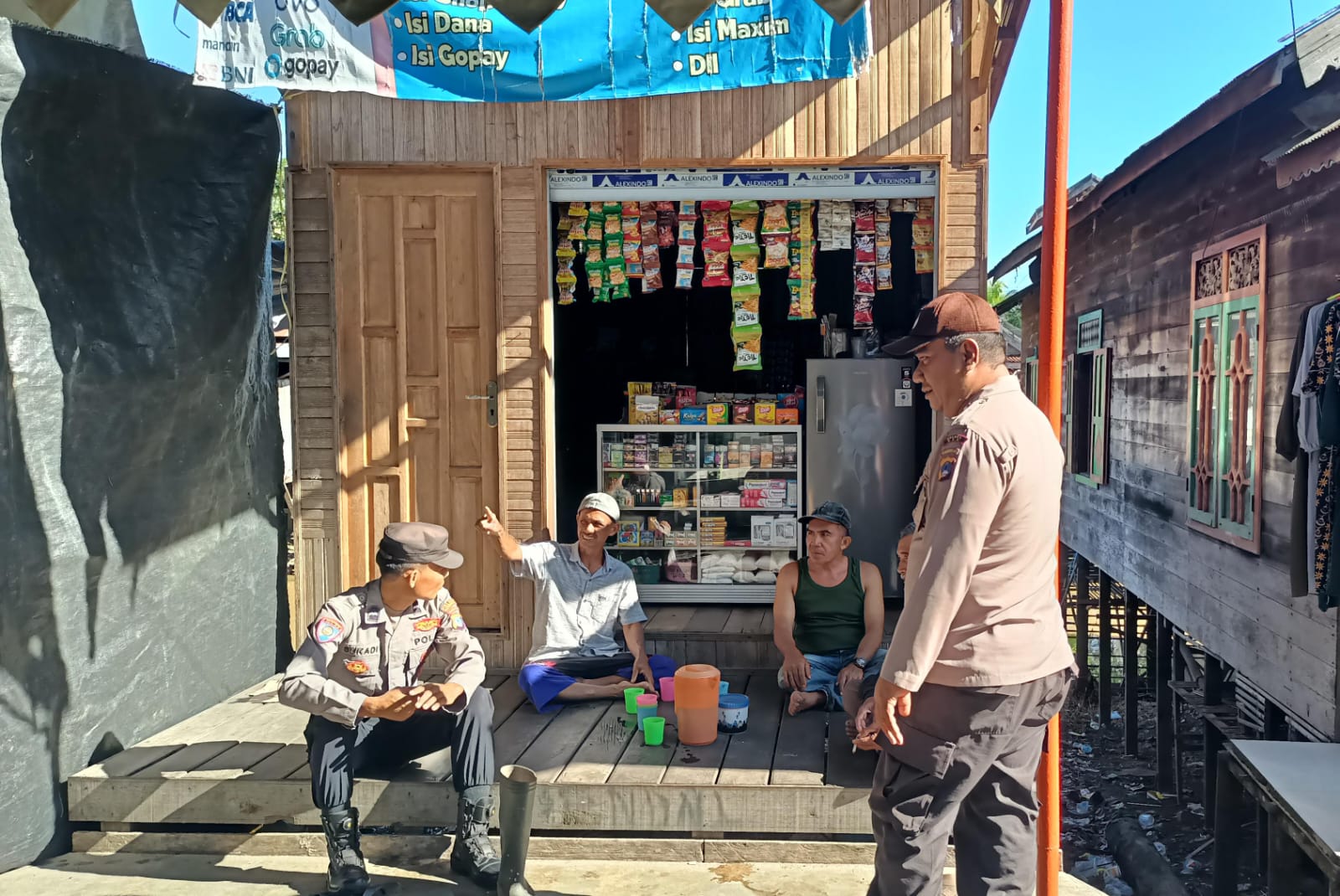 Polsek Banjang Gelar Patroli Dialogis dan Himbauan Kamtibmas di Desa Kaludan Kecil untuk Perkuat Keamanan Wilayah