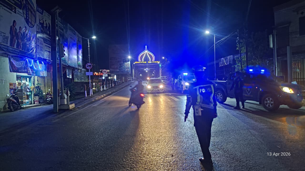 Satlantas Polres HSU Gelar Patroli Malam dan Pengaturan di Titik Rawan Kecelakaan untuk Wujudkan Kamseltibcarlantas Kondusif
