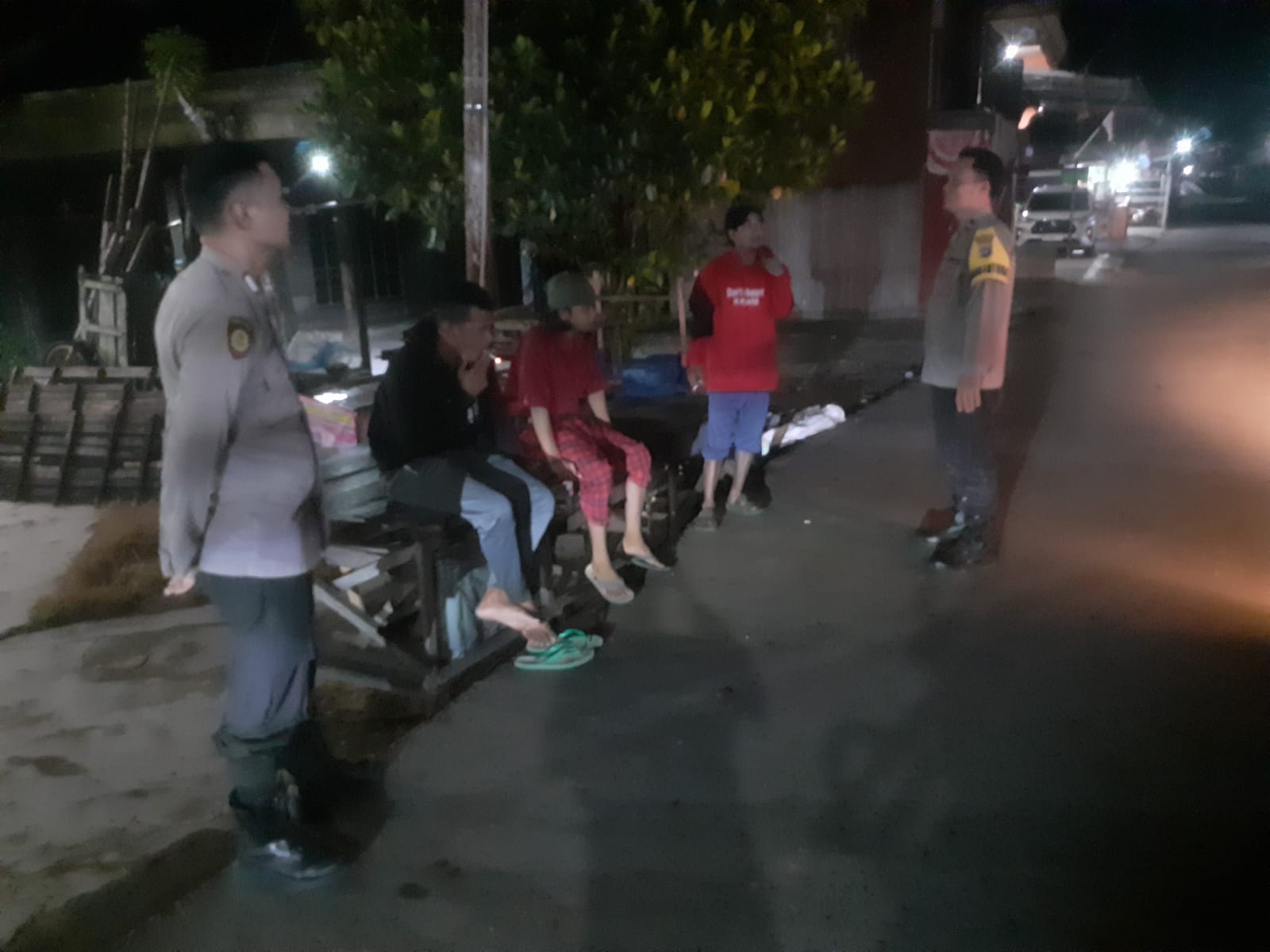 Polsek Danau Panggang Gelar Patroli Dialogis, Sambang, dan Sosialisasi kepada Warga, Wujud Kepedulian Polri terhadap Keamanan Masyarakat