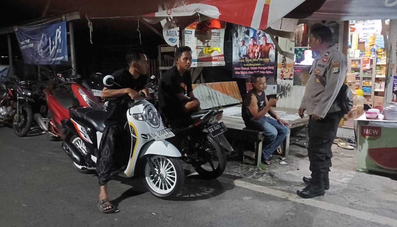Polsek Babirik Gelar Patroli Dialogis dan Sambang Malam untuk Jaga Keamanan Warga
