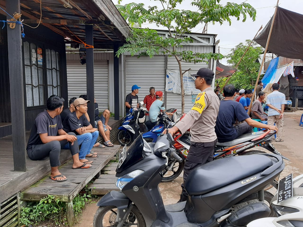 Patroli Dialogis dan Sambang, Polsek Sungai Pandan Perkuat Kamtibmas di Desa Nelayan Sungai Tabukan