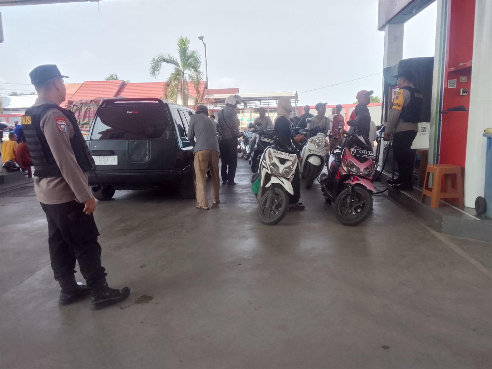Patroli Dialogis dan Sambang di SPBU Pekapuran, Polsek Amuntai Utara Jaga Stabilitas Kamtibmas