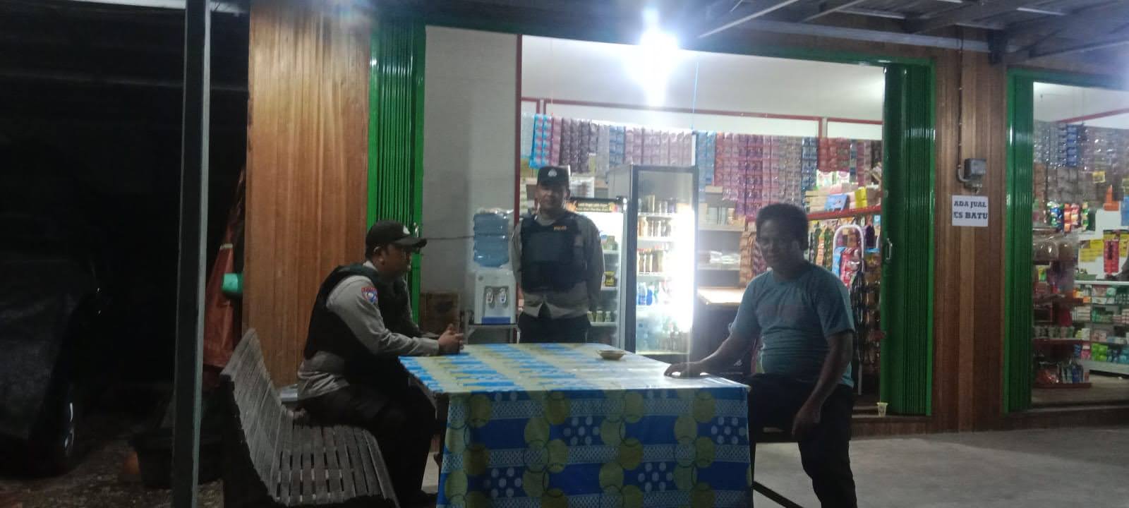 Polsek Amuntai Utara Gencarkan Patroli Dialogis dan Sambang di Desa Teluk Daun untuk Jaga Kamtibmas