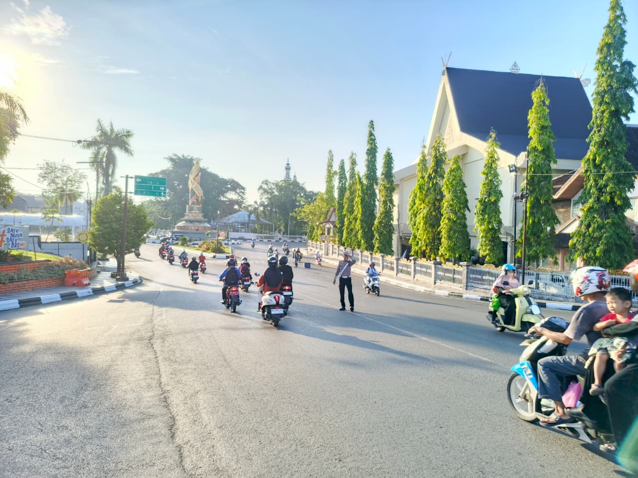 Satlantas Polres HSU Laksanakan Pengaturan Pagi di Sejumlah Titik Strategis untuk Ciptakan Kamseltibcar Lantas