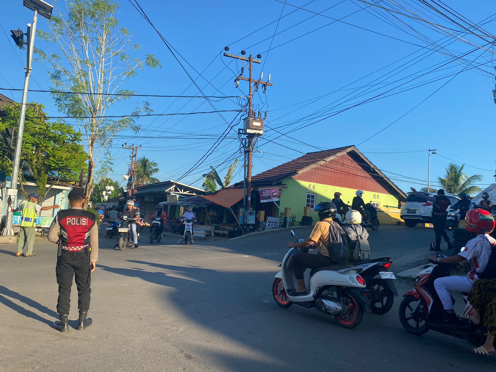 Sat Samapta Polres HSU Lakukan Pengaturan Lalu Lintas di Simpang 4 Turjam Bypass, Cegah Kecelakaan dan Kemacetan