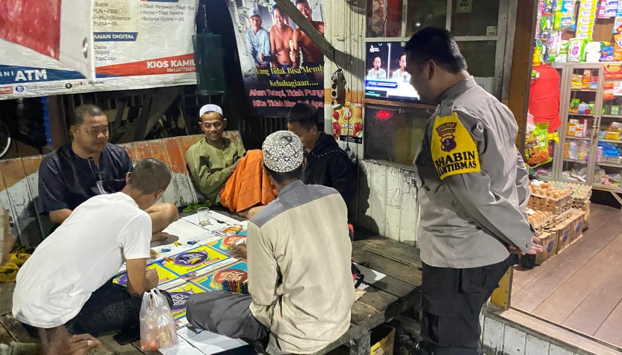 Polsek Babirik Laksanakan Patroli Dialogis dan Sambang Malam Hari, Perkuat Kamtibmas di Desa Murung Panti Hilir