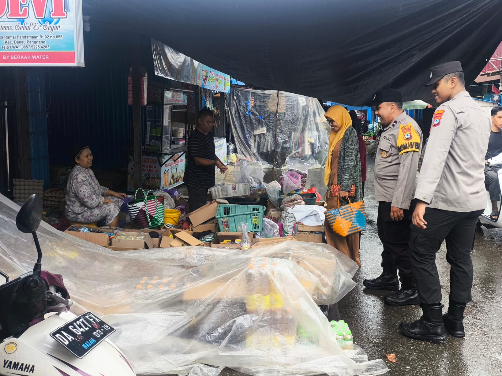 Patroli Pasar Danau Panggang Berjalan Lancar, Polsek Tingkatkan Keamanan dan Kenyamanan Masyarakat